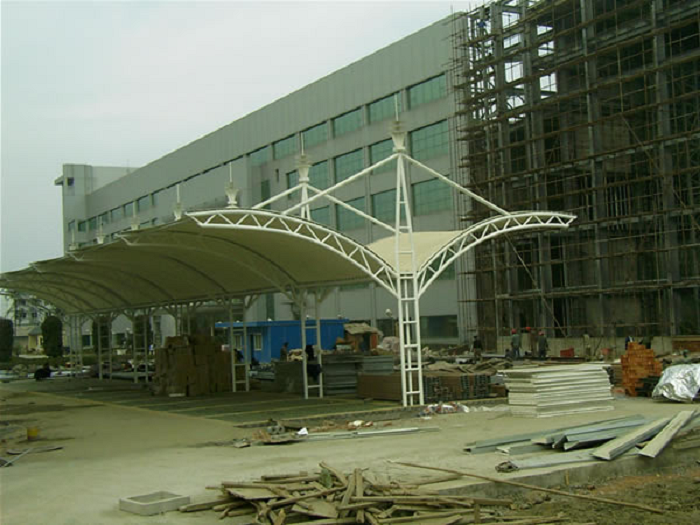 膜結(jié)構(gòu)車棚有哪些優(yōu)點(diǎn)呢？